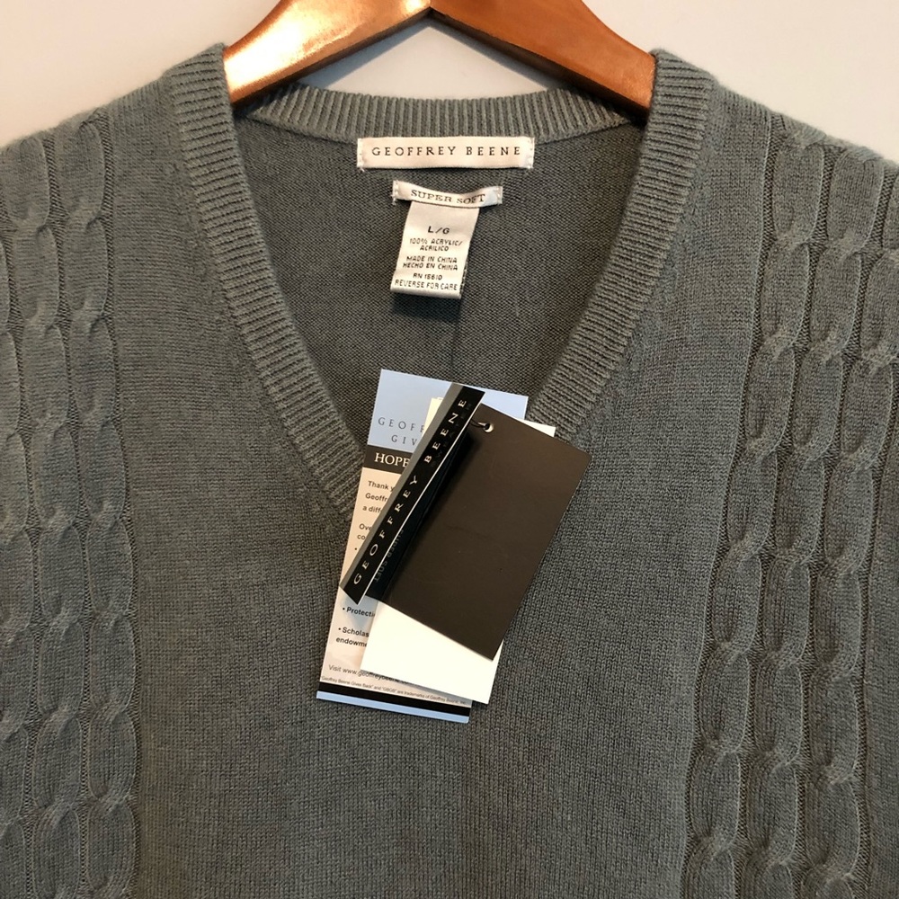 NWT Geoffrey Beene L Grey Soft sweater vest - Picture 4 of 5